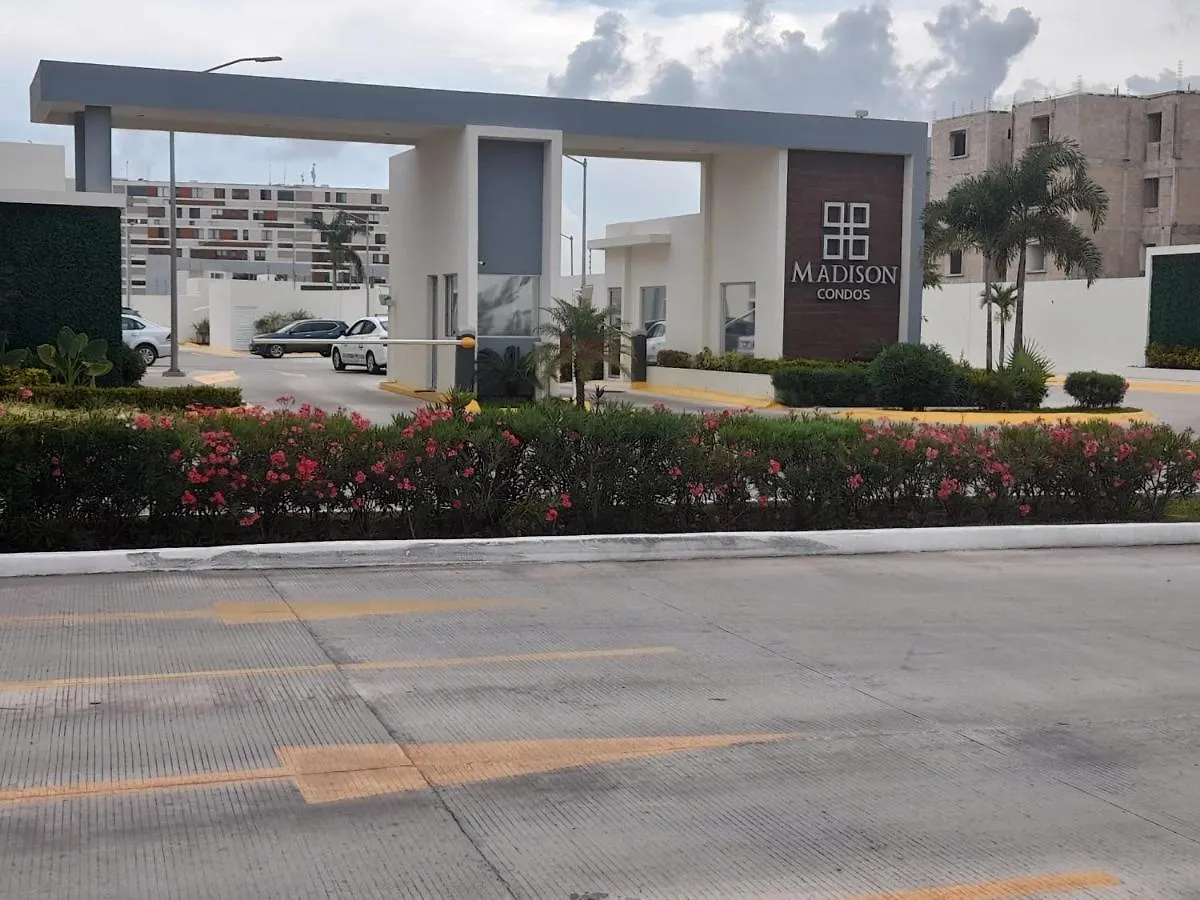 Gorgeous Apartment HOEStel Long Island! Cancún